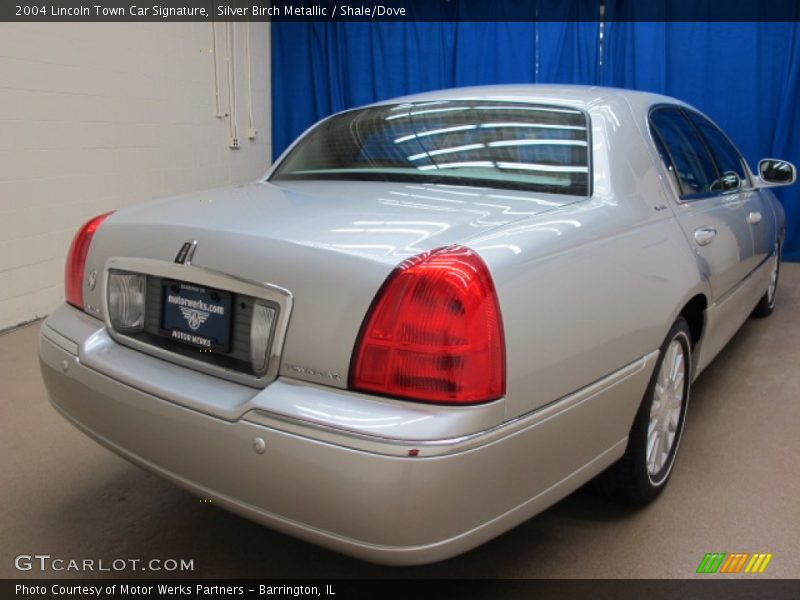 Silver Birch Metallic / Shale/Dove 2004 Lincoln Town Car Signature