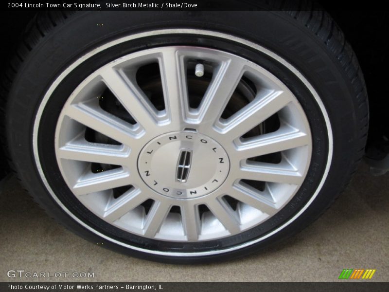 Silver Birch Metallic / Shale/Dove 2004 Lincoln Town Car Signature