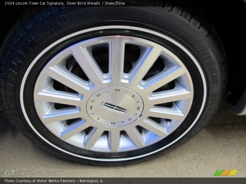 Silver Birch Metallic / Shale/Dove 2004 Lincoln Town Car Signature