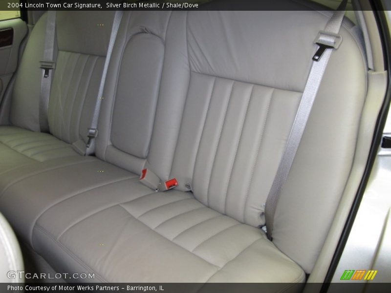 Silver Birch Metallic / Shale/Dove 2004 Lincoln Town Car Signature