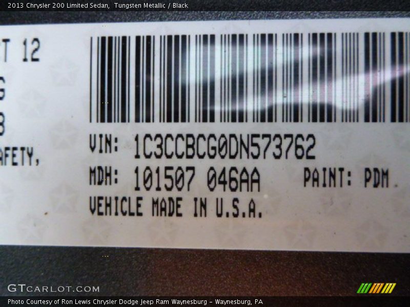Tungsten Metallic / Black 2013 Chrysler 200 Limited Sedan