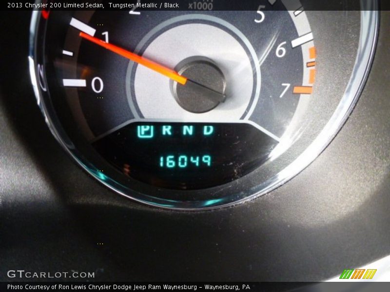 Tungsten Metallic / Black 2013 Chrysler 200 Limited Sedan