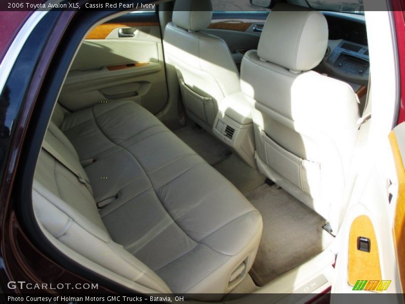 Cassis Red Pearl / Ivory 2006 Toyota Avalon XLS