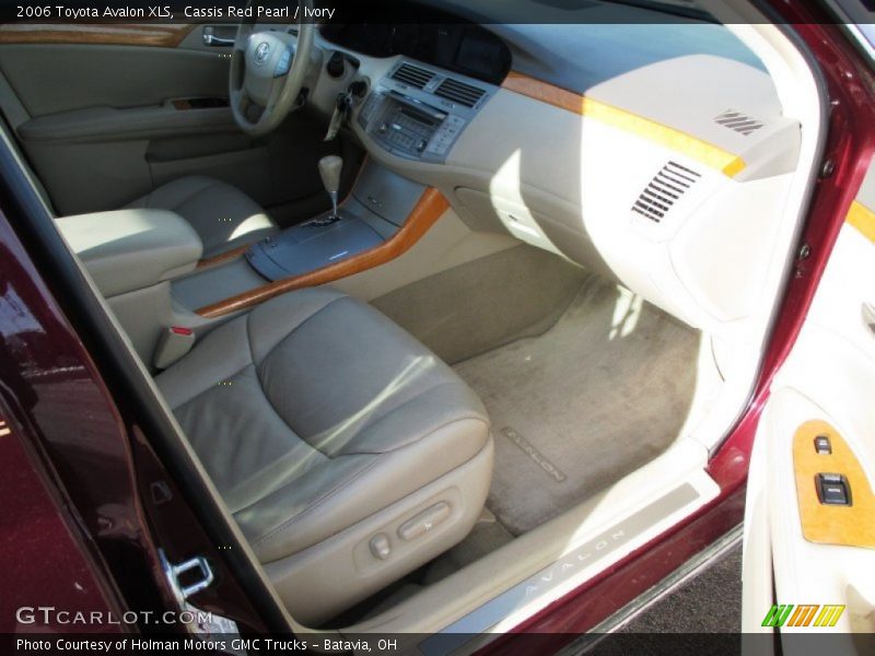 Cassis Red Pearl / Ivory 2006 Toyota Avalon XLS