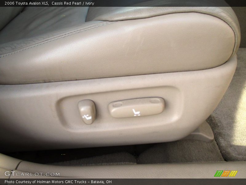 Cassis Red Pearl / Ivory 2006 Toyota Avalon XLS
