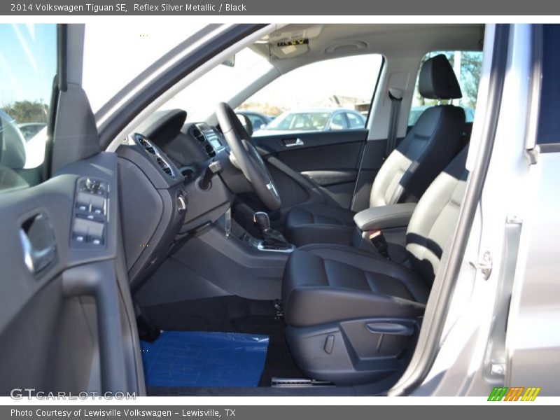 Reflex Silver Metallic / Black 2014 Volkswagen Tiguan SE
