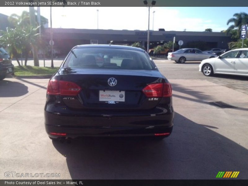Black / Titan Black 2012 Volkswagen Jetta SE Sedan