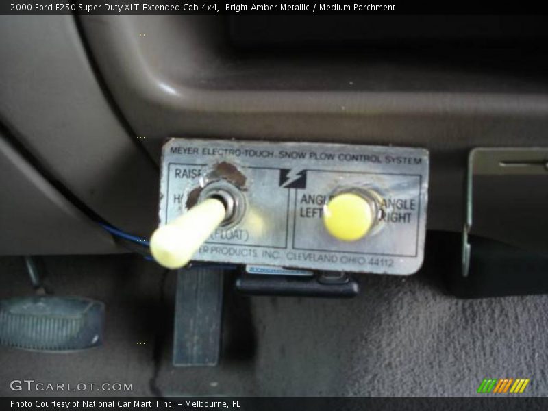 Bright Amber Metallic / Medium Parchment 2000 Ford F250 Super Duty XLT Extended Cab 4x4