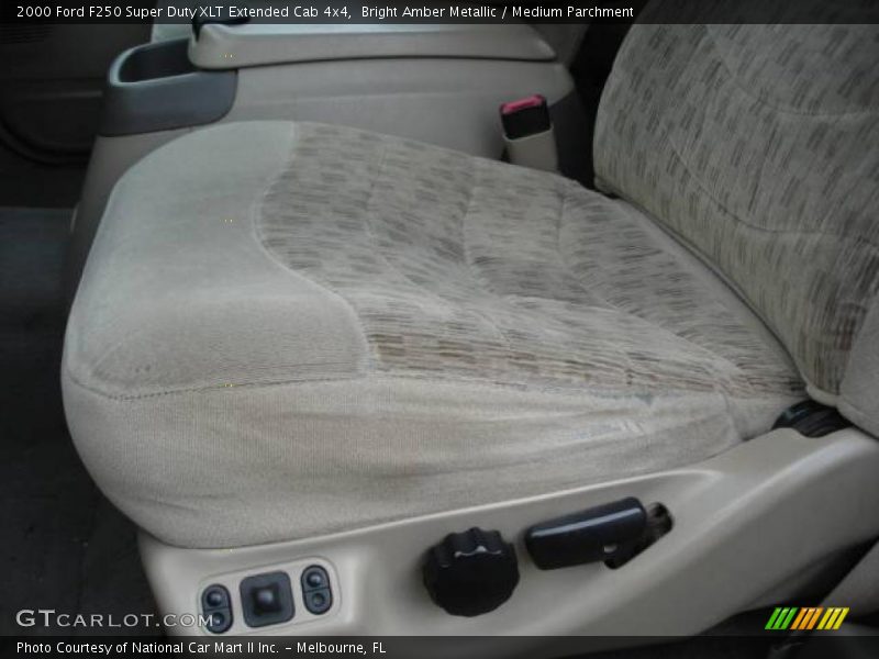 Bright Amber Metallic / Medium Parchment 2000 Ford F250 Super Duty XLT Extended Cab 4x4