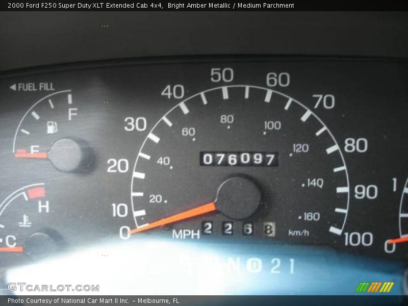 Bright Amber Metallic / Medium Parchment 2000 Ford F250 Super Duty XLT Extended Cab 4x4