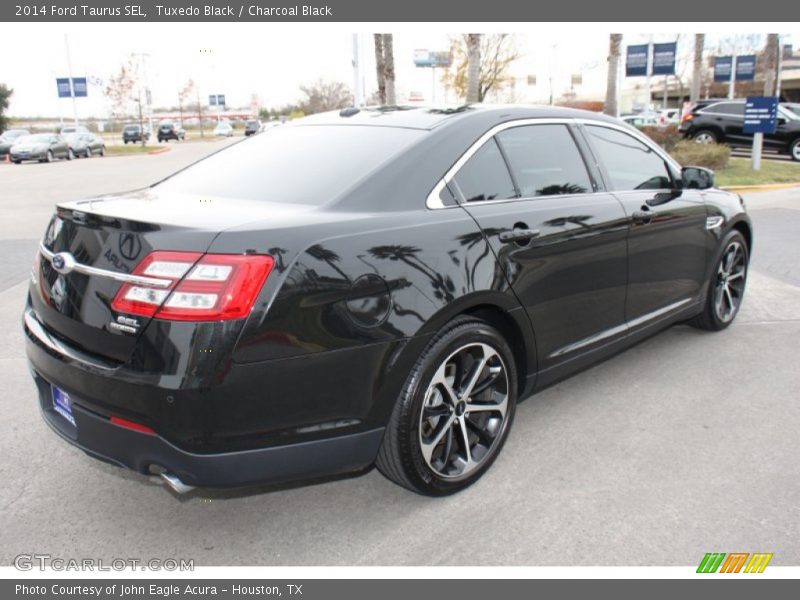 Tuxedo Black / Charcoal Black 2014 Ford Taurus SEL