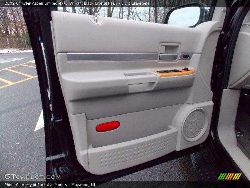 Brilliant Black Crystal Pearl / Light Graystone 2009 Chrysler Aspen Limited 4x4