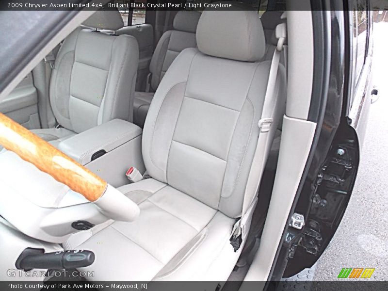 Front Seat of 2009 Aspen Limited 4x4