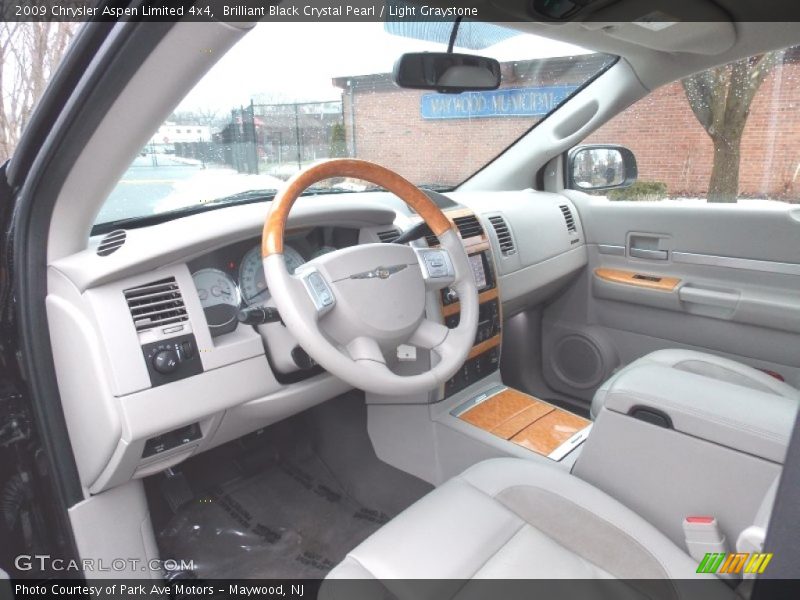 Brilliant Black Crystal Pearl / Light Graystone 2009 Chrysler Aspen Limited 4x4
