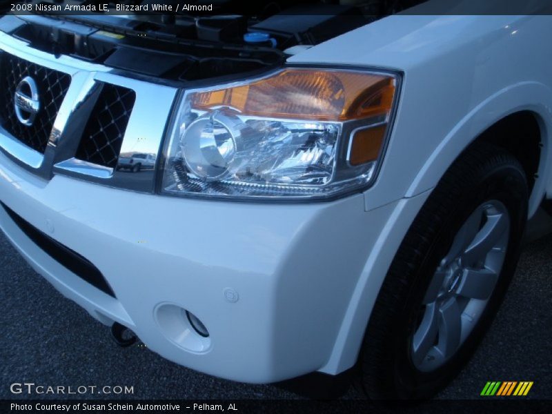 Blizzard White / Almond 2008 Nissan Armada LE