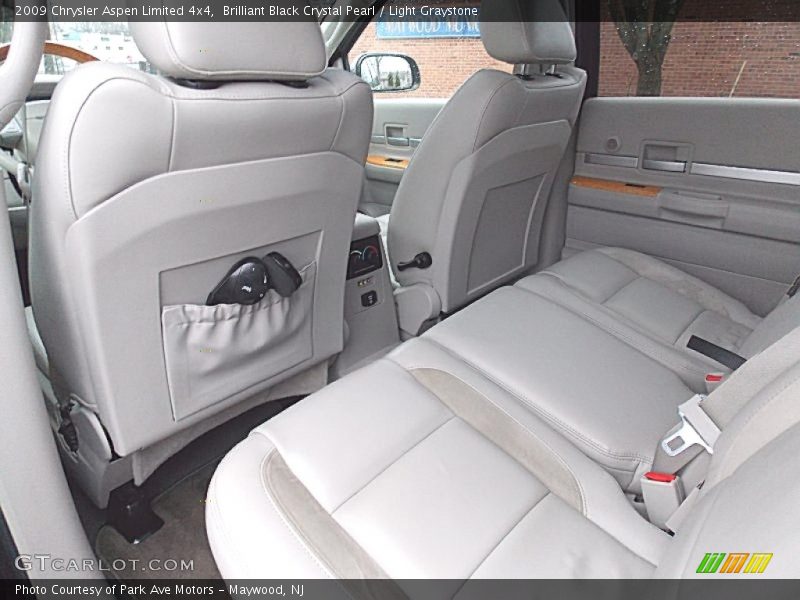 Brilliant Black Crystal Pearl / Light Graystone 2009 Chrysler Aspen Limited 4x4