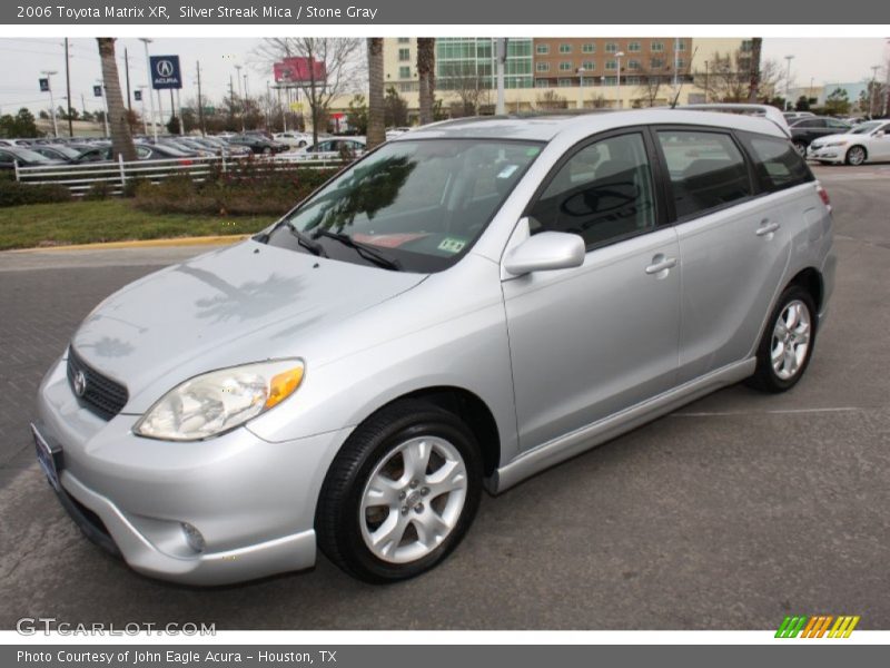 Front 3/4 View of 2006 Matrix XR