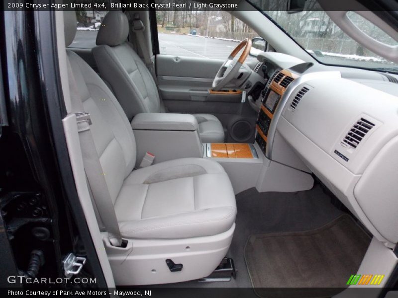 Brilliant Black Crystal Pearl / Light Graystone 2009 Chrysler Aspen Limited 4x4