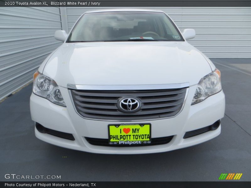 Blizzard White Pearl / Ivory 2010 Toyota Avalon XL