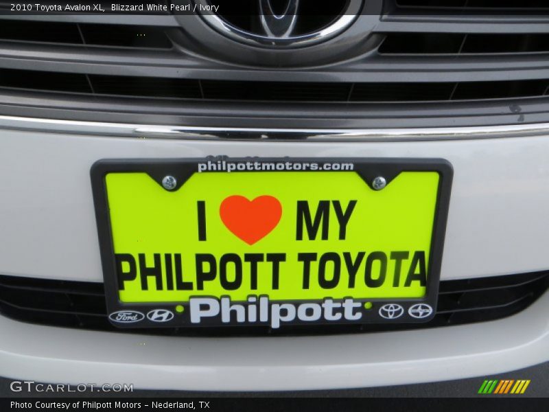 Blizzard White Pearl / Ivory 2010 Toyota Avalon XL