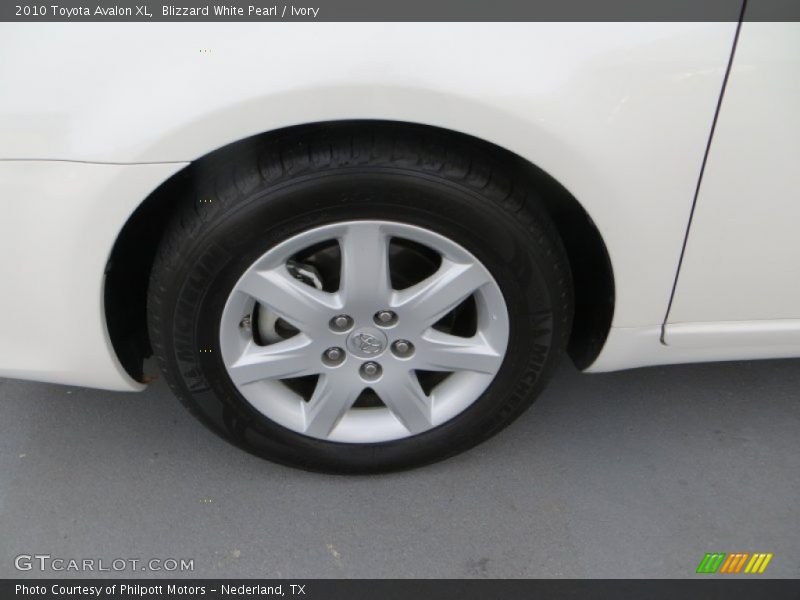Blizzard White Pearl / Ivory 2010 Toyota Avalon XL