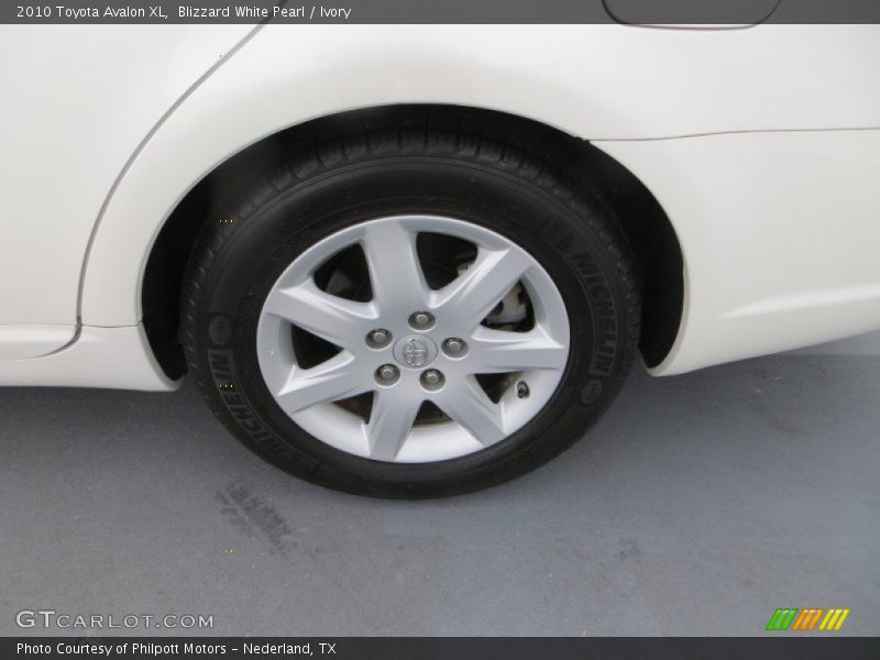 Blizzard White Pearl / Ivory 2010 Toyota Avalon XL