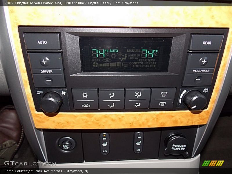 Controls of 2009 Aspen Limited 4x4