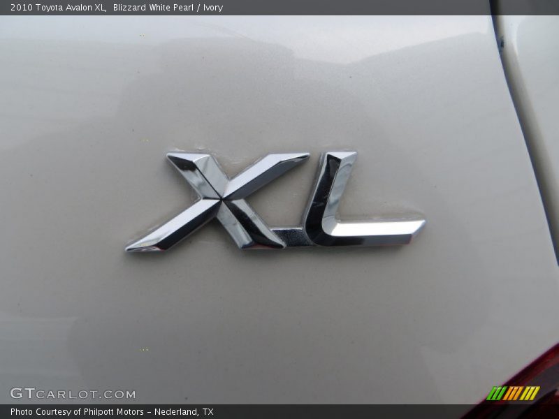 Blizzard White Pearl / Ivory 2010 Toyota Avalon XL