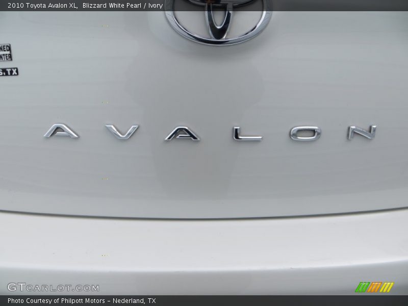 Blizzard White Pearl / Ivory 2010 Toyota Avalon XL