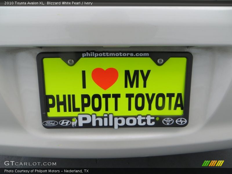 Blizzard White Pearl / Ivory 2010 Toyota Avalon XL