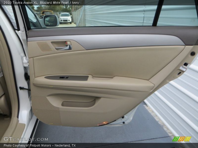 Blizzard White Pearl / Ivory 2010 Toyota Avalon XL