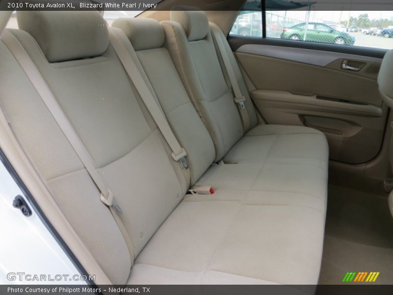 Blizzard White Pearl / Ivory 2010 Toyota Avalon XL
