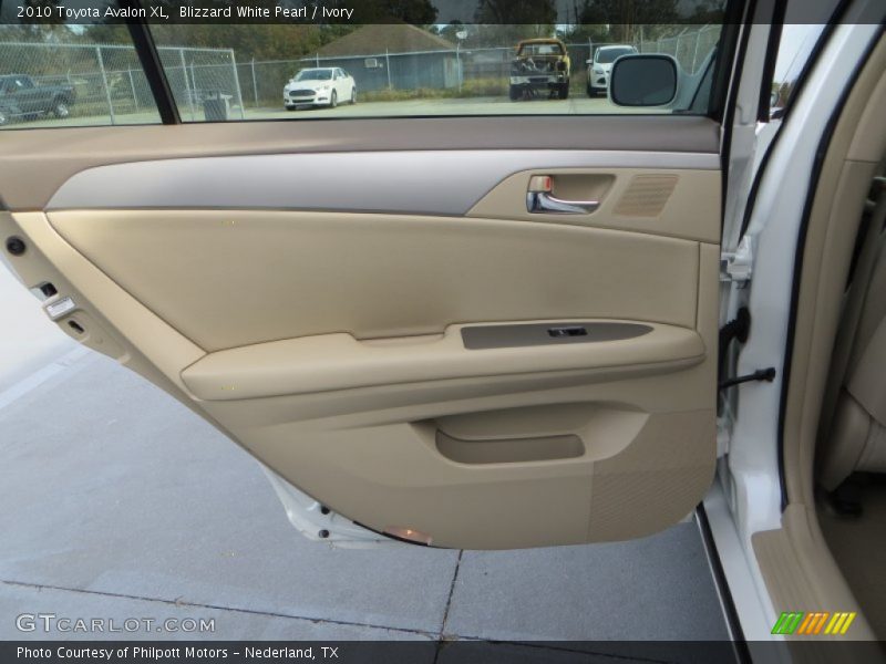 Blizzard White Pearl / Ivory 2010 Toyota Avalon XL