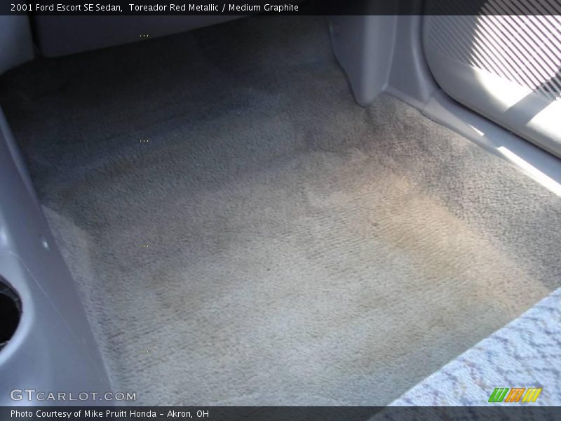 Toreador Red Metallic / Medium Graphite 2001 Ford Escort SE Sedan