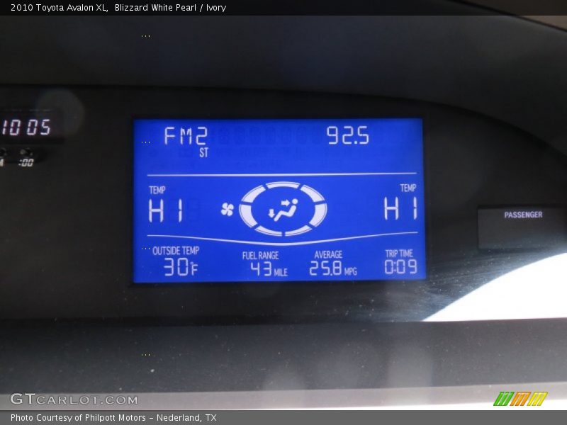 Blizzard White Pearl / Ivory 2010 Toyota Avalon XL
