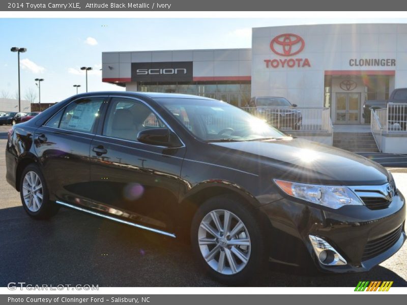 Attitude Black Metallic / Ivory 2014 Toyota Camry XLE