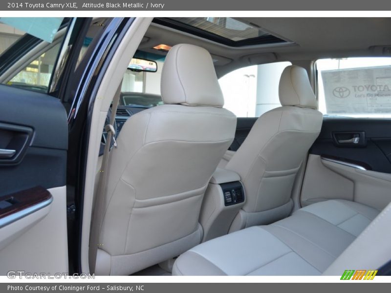 Attitude Black Metallic / Ivory 2014 Toyota Camry XLE