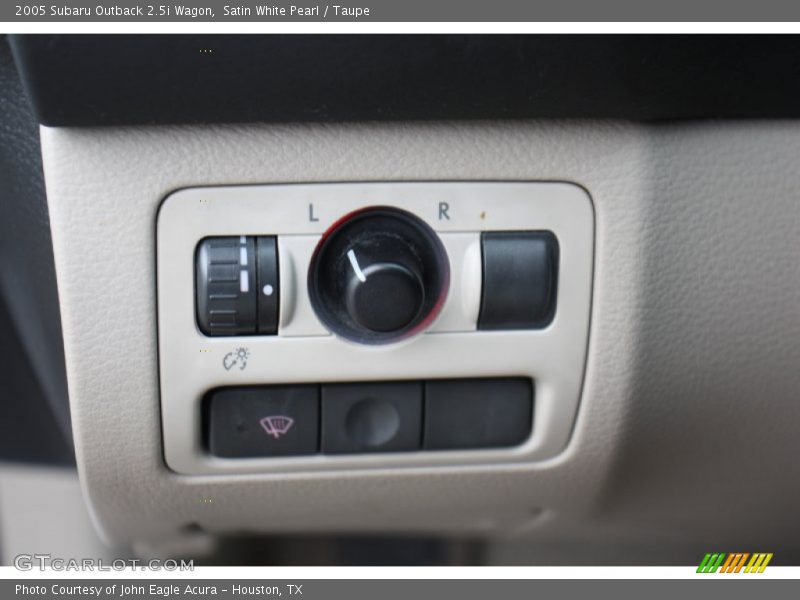 Satin White Pearl / Taupe 2005 Subaru Outback 2.5i Wagon