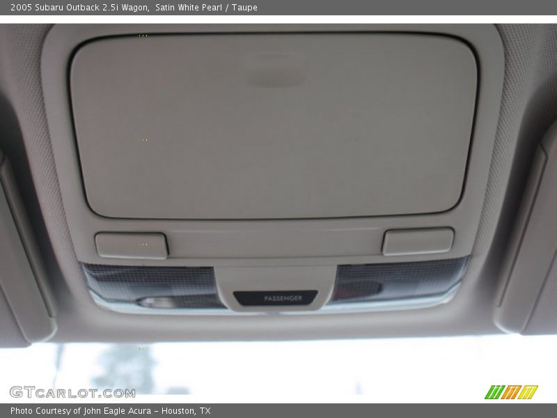 Satin White Pearl / Taupe 2005 Subaru Outback 2.5i Wagon