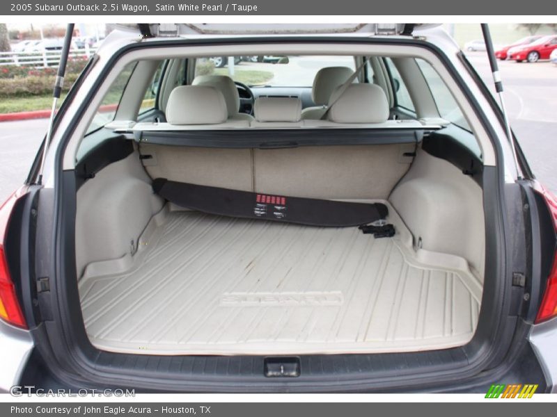 Satin White Pearl / Taupe 2005 Subaru Outback 2.5i Wagon