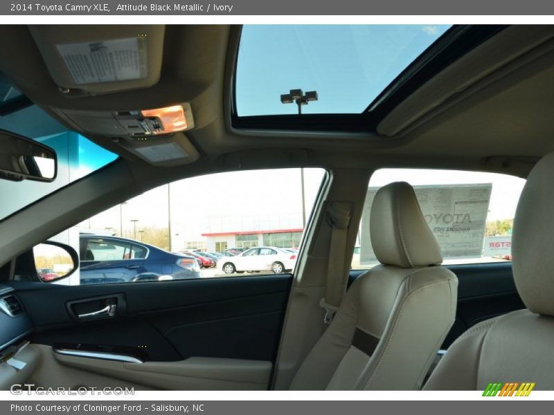 Attitude Black Metallic / Ivory 2014 Toyota Camry XLE