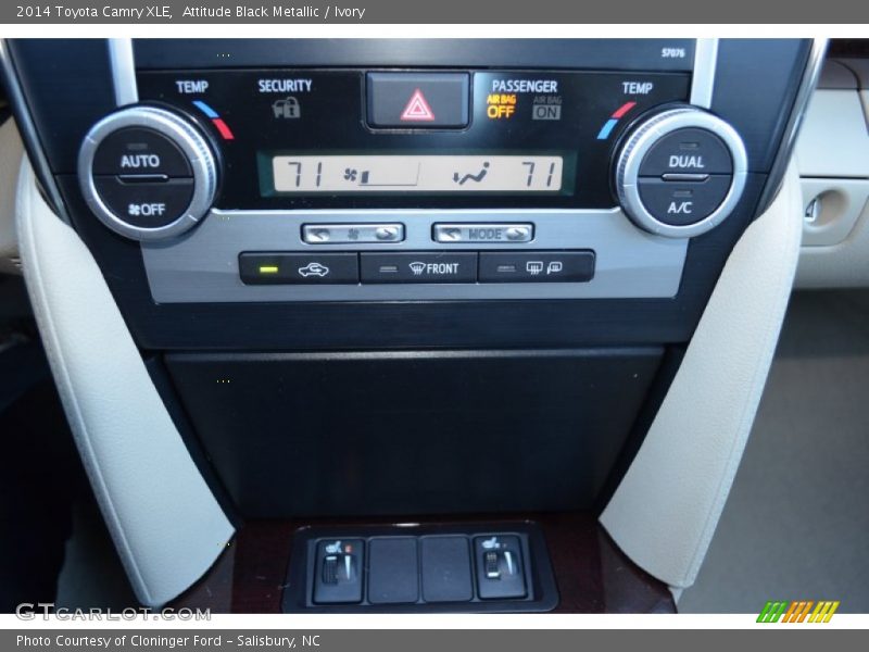 Attitude Black Metallic / Ivory 2014 Toyota Camry XLE