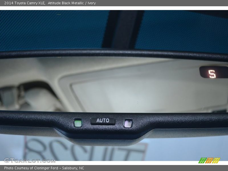 Attitude Black Metallic / Ivory 2014 Toyota Camry XLE