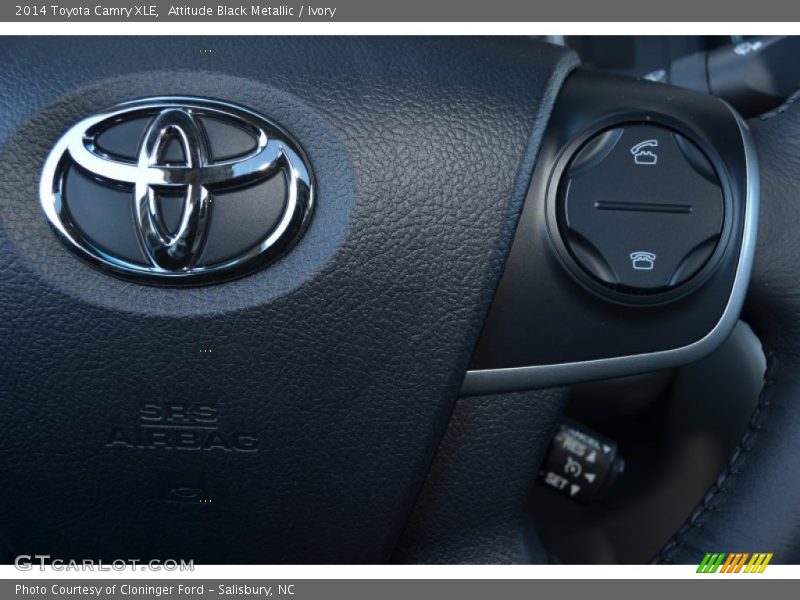Attitude Black Metallic / Ivory 2014 Toyota Camry XLE