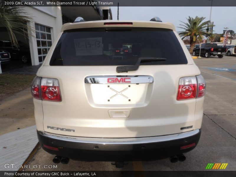 White Diamond Tricoat / Light Titanium 2009 GMC Acadia SLT