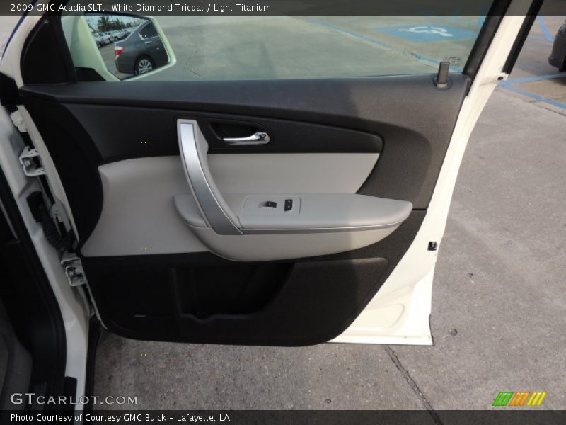 White Diamond Tricoat / Light Titanium 2009 GMC Acadia SLT