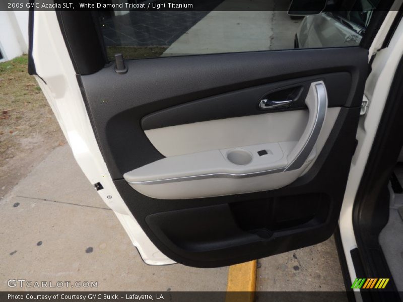 White Diamond Tricoat / Light Titanium 2009 GMC Acadia SLT