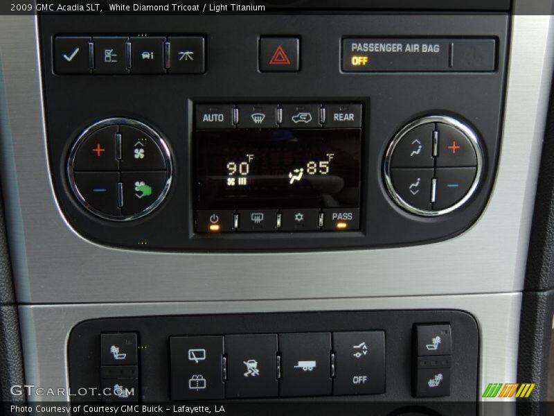 White Diamond Tricoat / Light Titanium 2009 GMC Acadia SLT