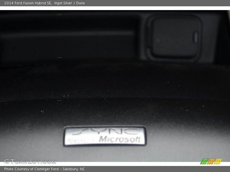 Ingot Silver / Dune 2014 Ford Fusion Hybrid SE