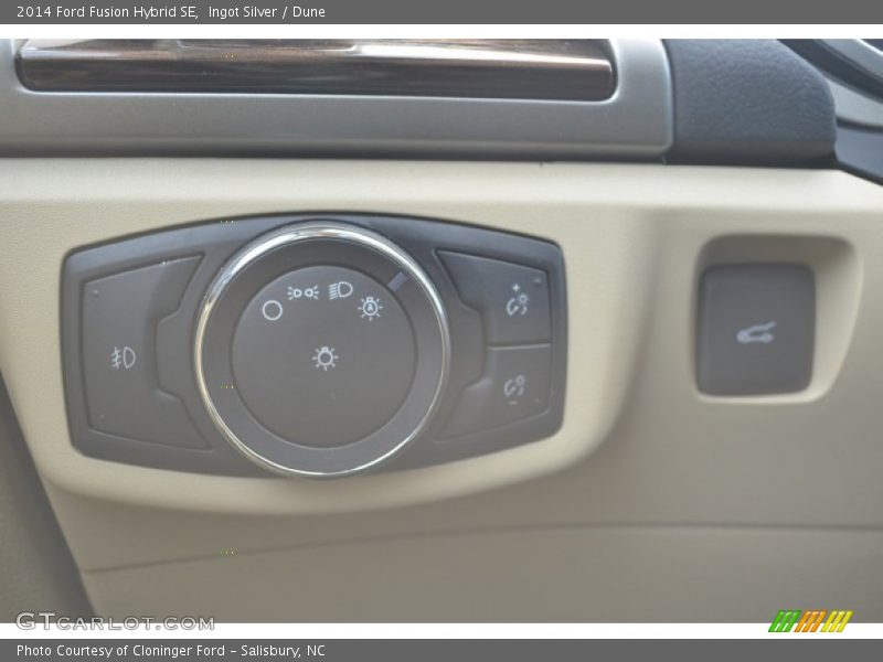Ingot Silver / Dune 2014 Ford Fusion Hybrid SE